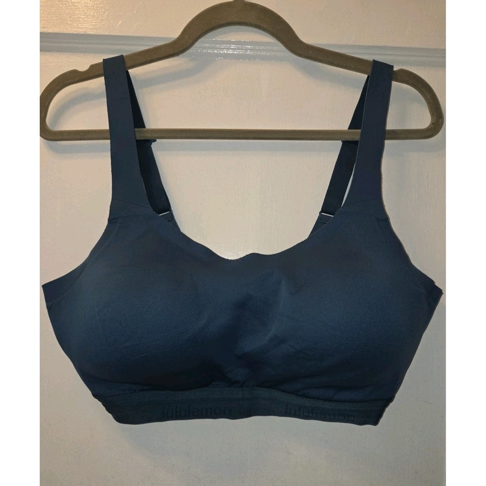 Women's Lululemon Fine Form Bra Size 34D. No Tag. Measured